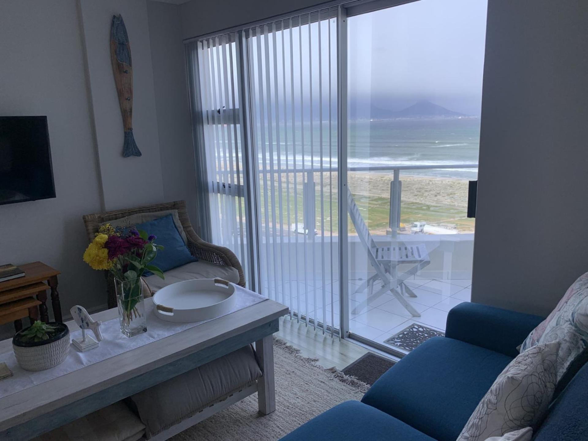 Beachfront With Exquisite Views *